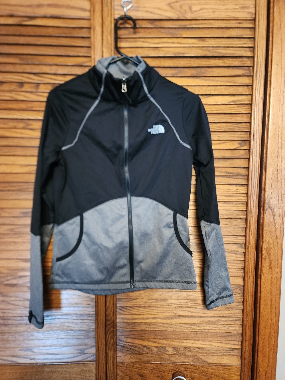 The North Face Women's Black & Gray Full-Zip Jacket Size Small